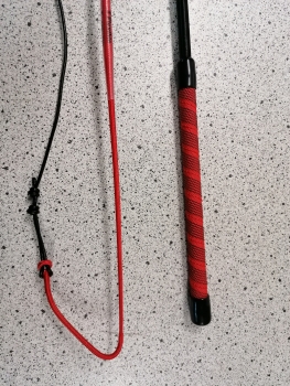 Ledo Fahrpeitsche FLEXIBLE super leichte Bogenpeitsche, Fahrpeitsche, Trainingspeitsche rot
