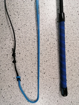 Ledo Fahrpeitsche FLEXIBLE sehr leichte Bogenpeitsche Fahrpeitsche Trainingspeitsche blau