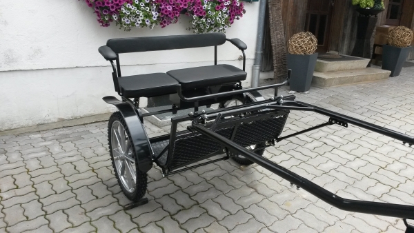 Sulky für Pony bis Haflinger "Typ Luzern 3" mit Scheibenbremse, Kotflügel, Gummimatte, Stauraumkiste
